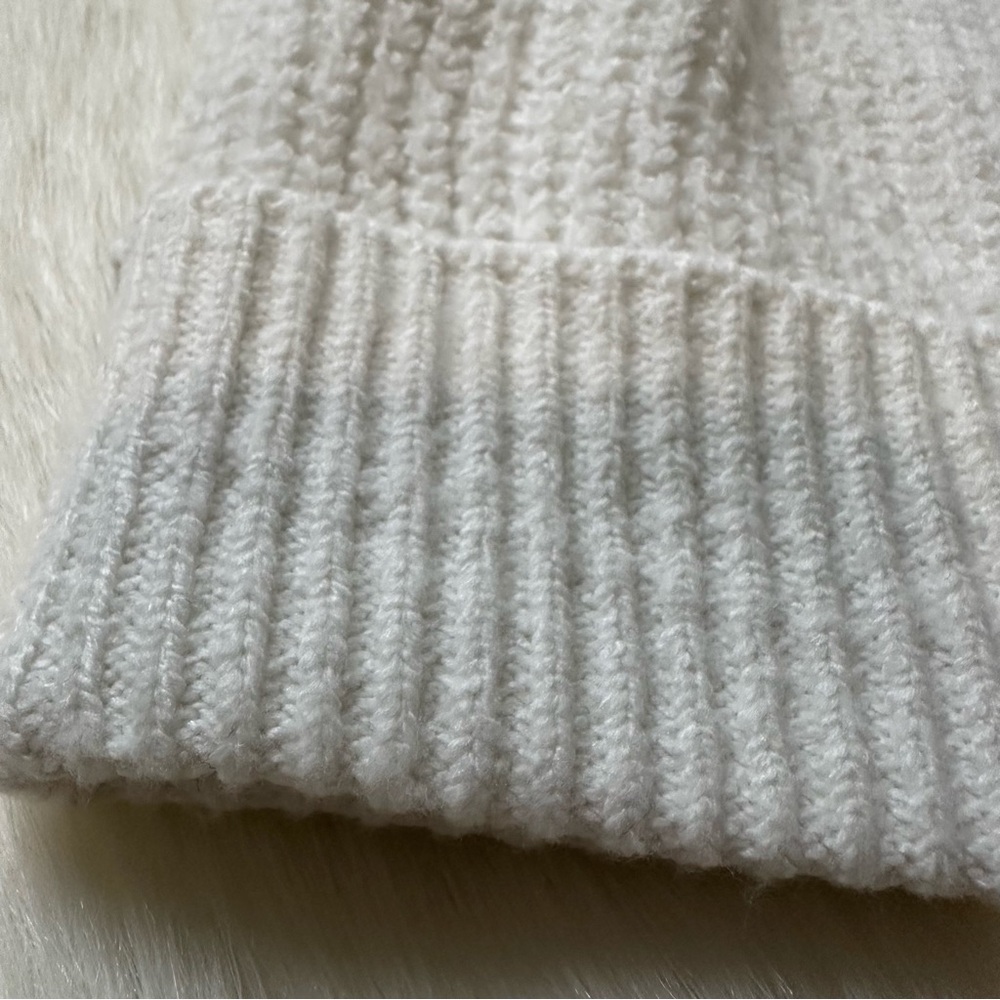 NWOT White Beenie - Picture 5 of 10